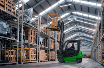 News Come scegliere il carrello elevatore giusto in base al tuo magazzino
